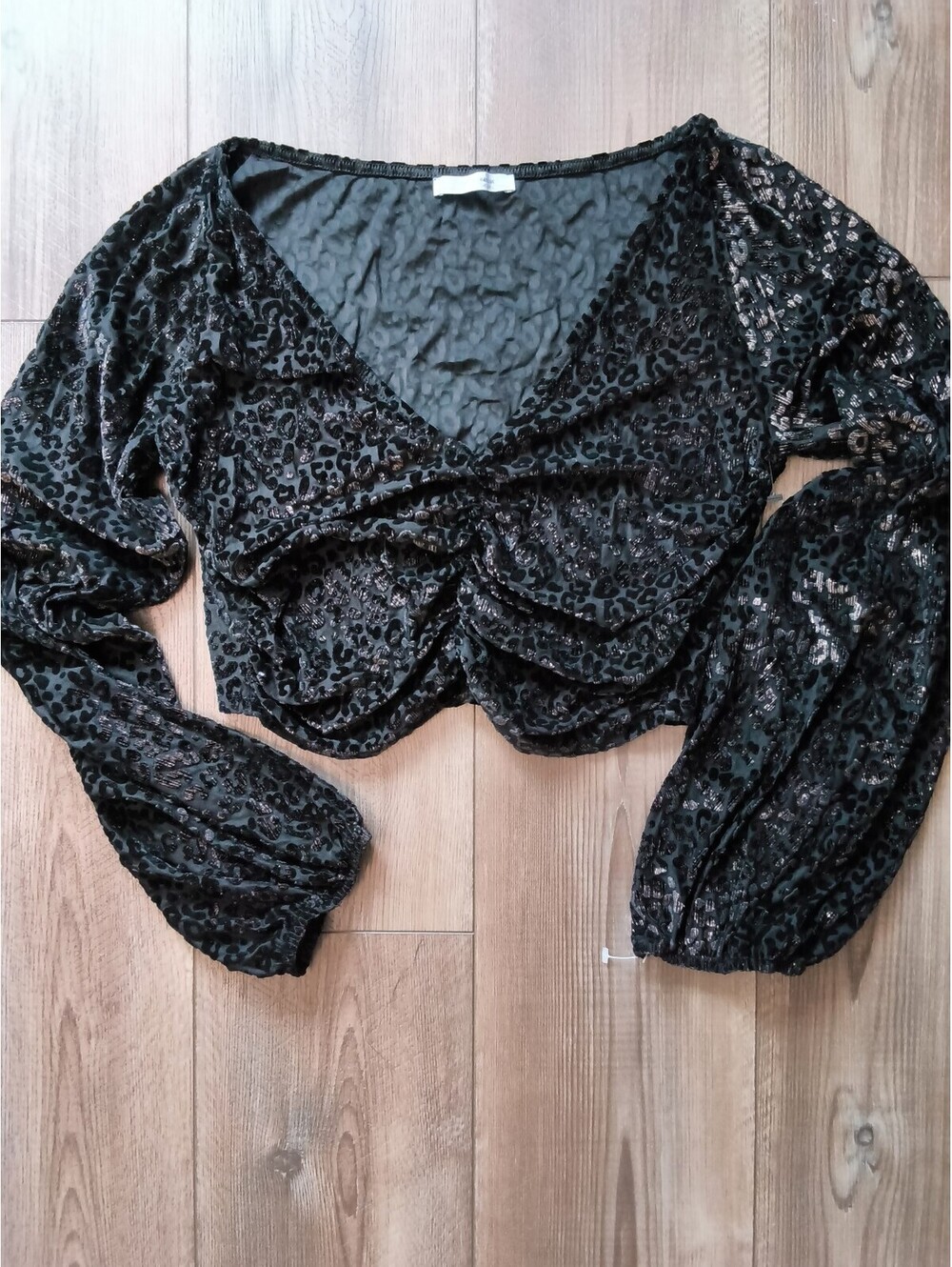 Zara Black Velvet Leopard Print Long Sleeve Cropped Top Large